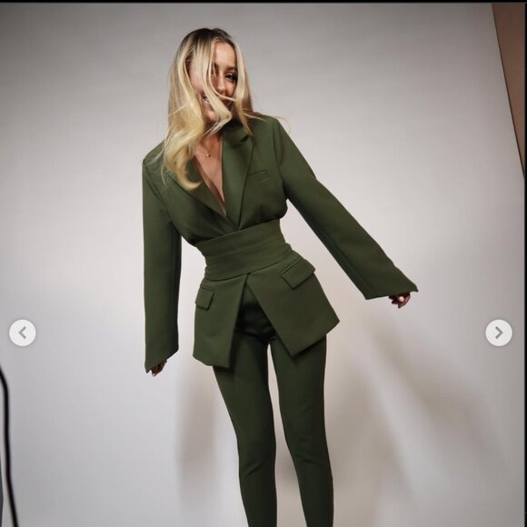 Odd Muse Ultimate Blazer in Khaki. Size MEDIUM - Picture 2 of 8